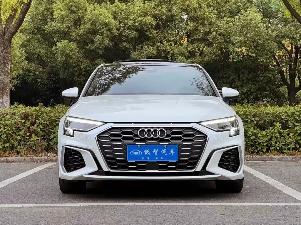 Audi A3 2023 из CN, фото 2
