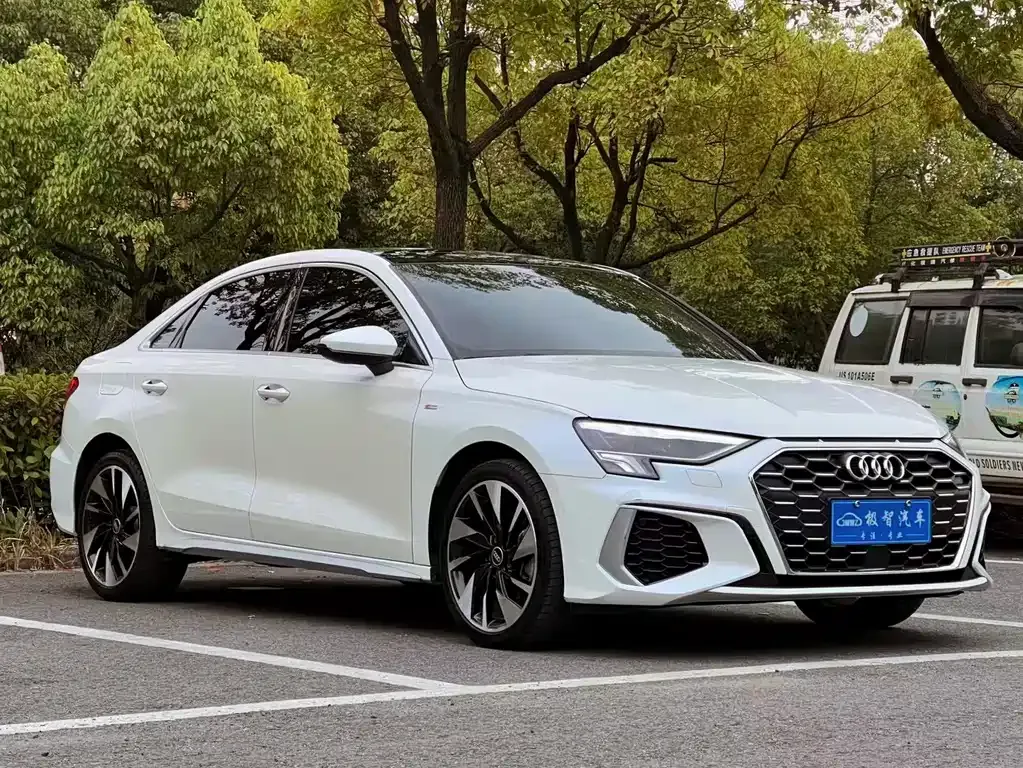 Audi A3 2023 из CN, фото 3