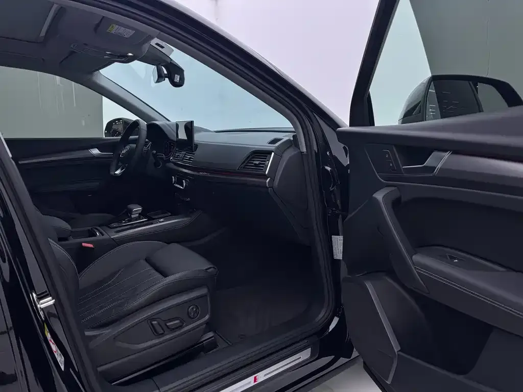 Audi Q5L 2022 из CN, фото 6
