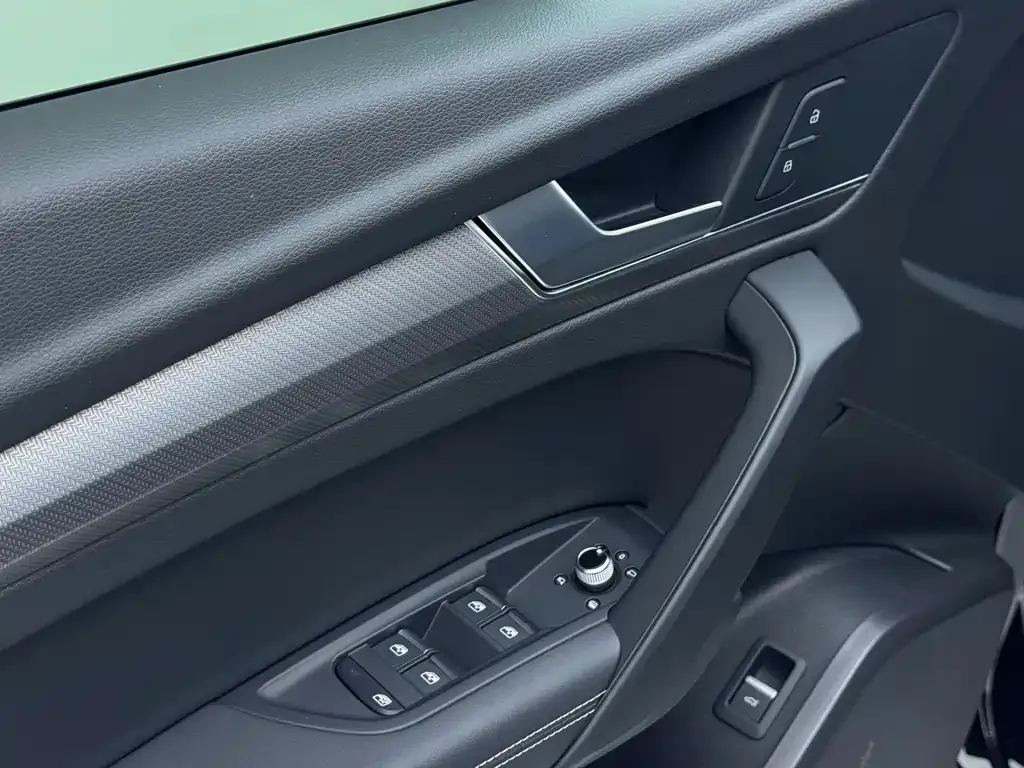 Audi Q5L 2022 из CN, фото 9
