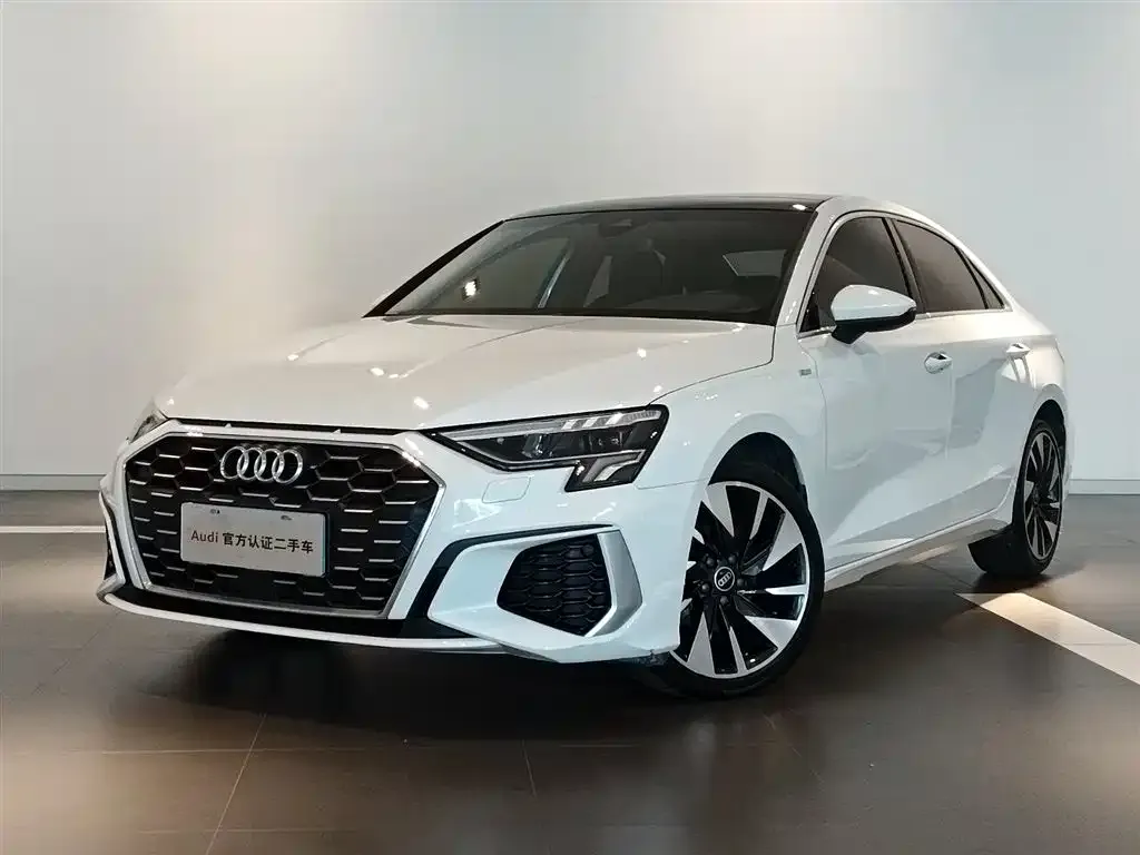 Audi A3 — фото 1
