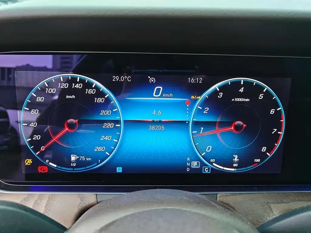 Mercedes-Benz E-Class 2023 из CN, фото 9