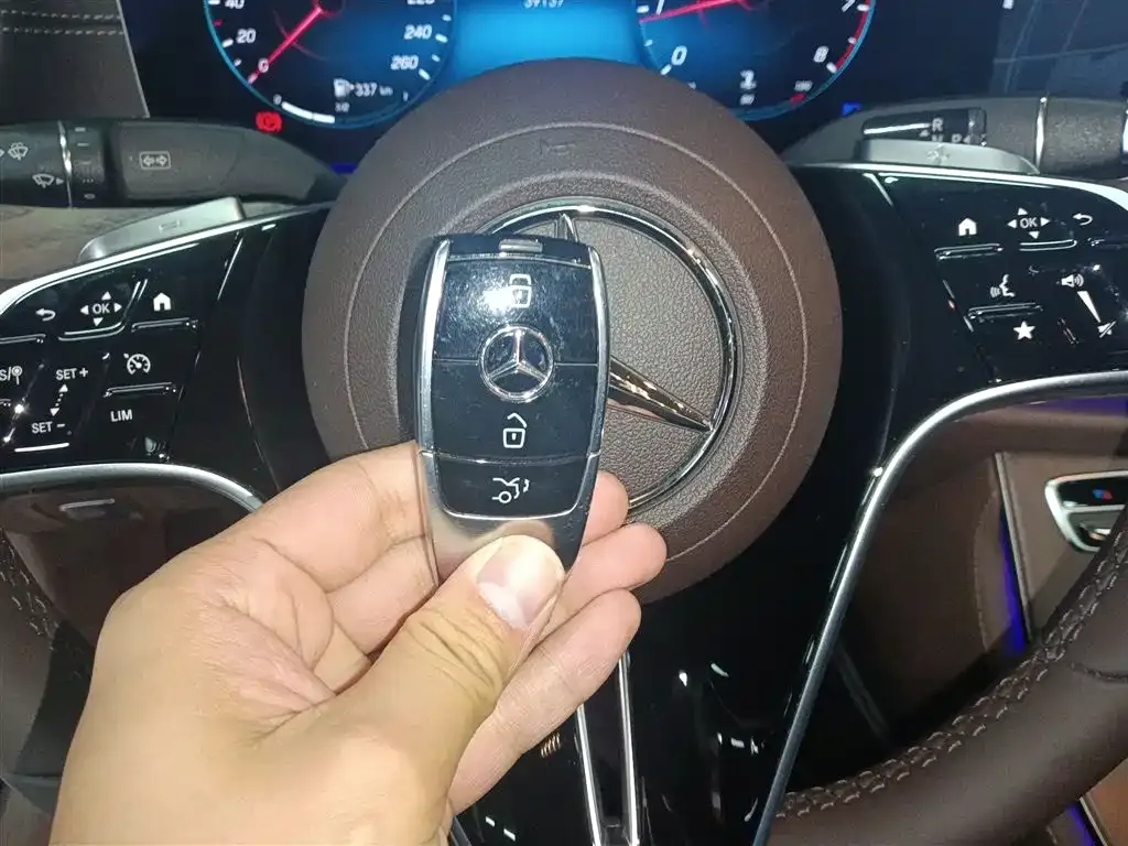 Mercedes-Benz E-Class 2023 из CN, фото 9