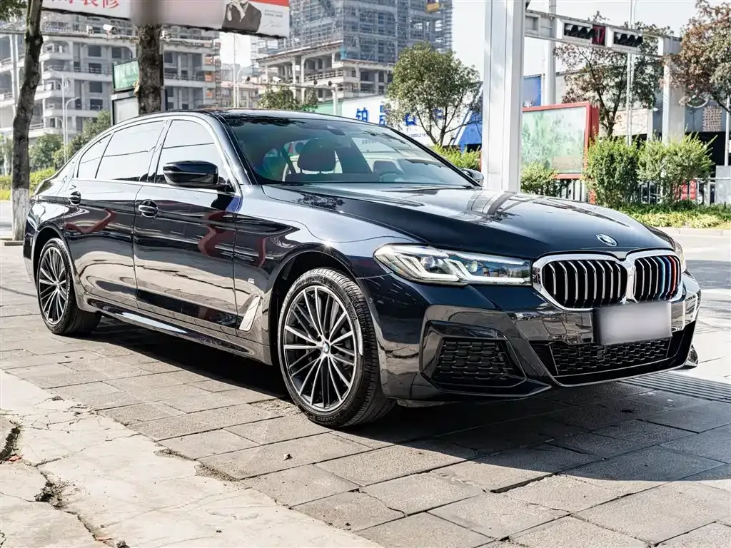 BMW 5 Series — фото 4
