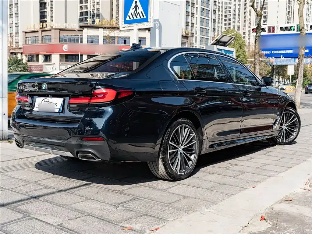 BMW 5 Series — фото 6