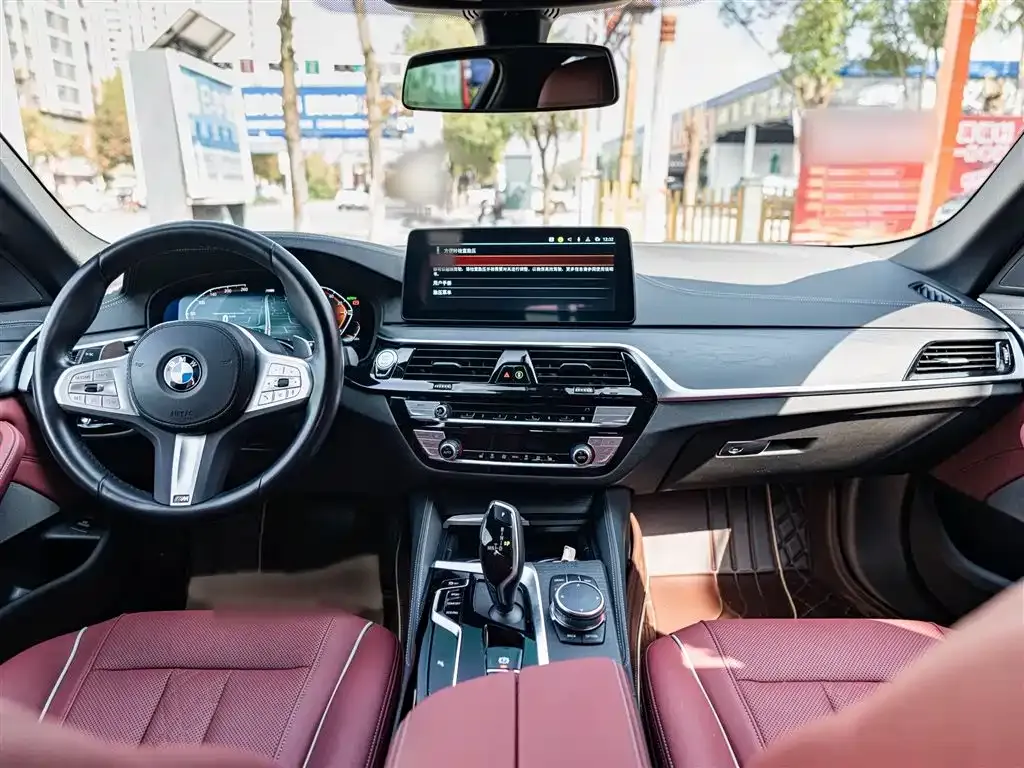 BMW 5 Series — фото 9