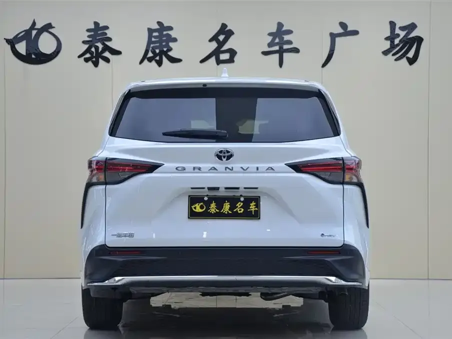 Toyota Granvia 2025 из CN, фото 3