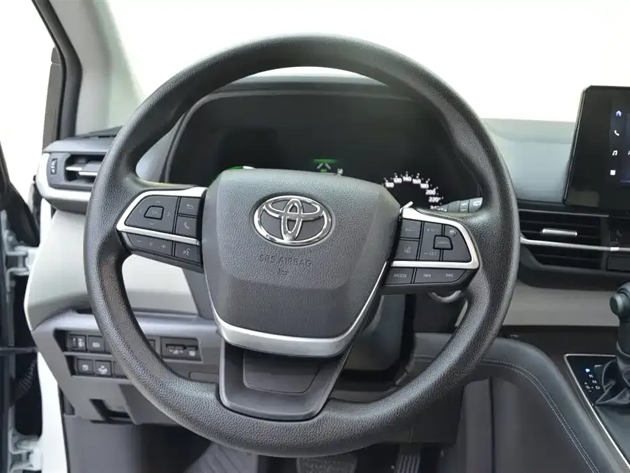 Toyota Granvia 2025 из CN, фото 9