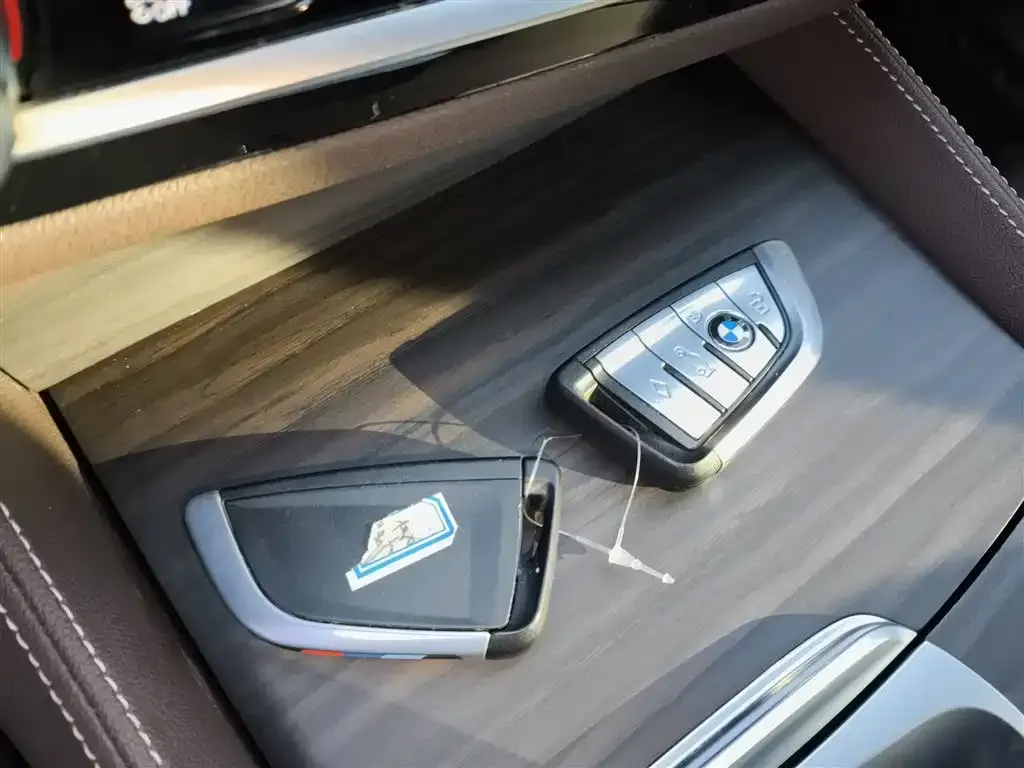 BMW 5 Series 2022 из CN, фото 9