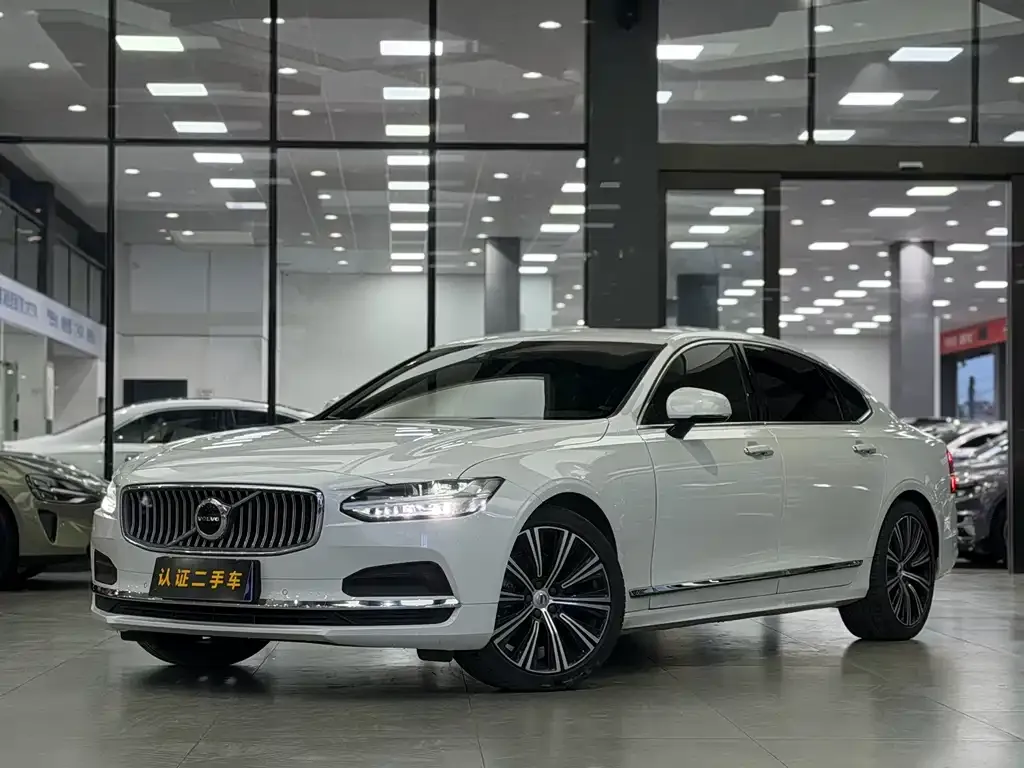 Volvo S90 2023 из CN, фото 1