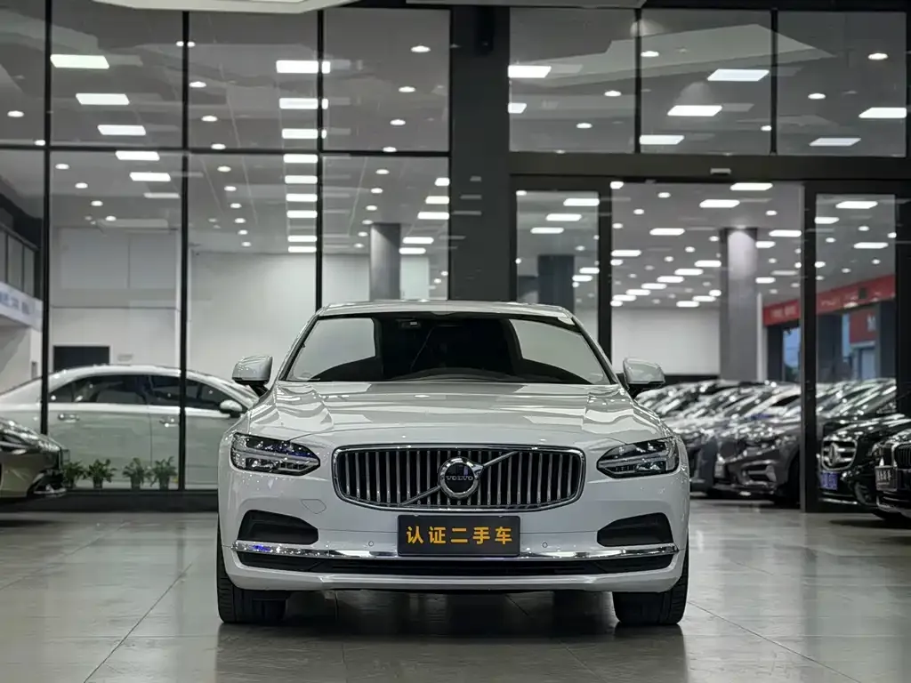 Volvo S90 2023 из CN, фото 2