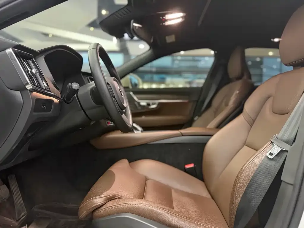 Volvo S90 2023 из CN, фото 4