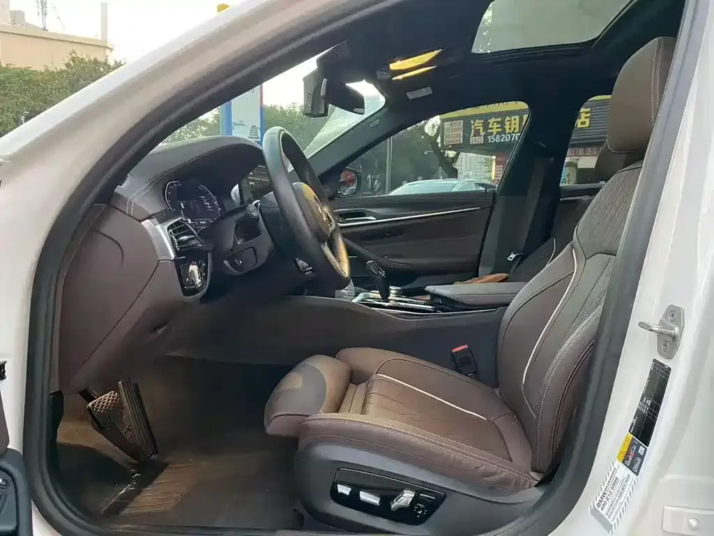 BMW 5 Series New Energy 2021 из CN, фото 4