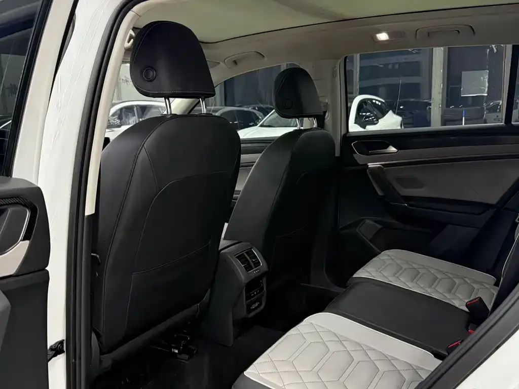 Volkswagen Tayron 2023 из CN, фото 10