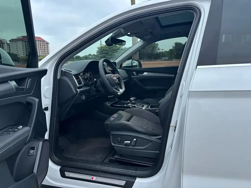Audi Q5L 2023 из CN, фото 4