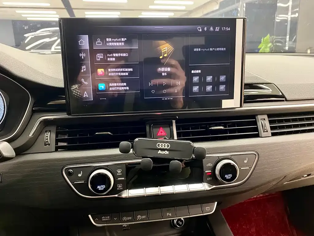 Audi A4L 2024 из CN, фото 8