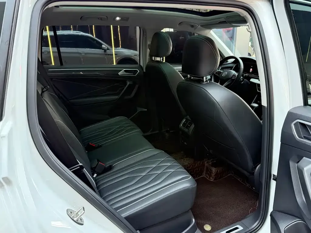 Volkswagen Tiguan L 2023 из CN, фото 3