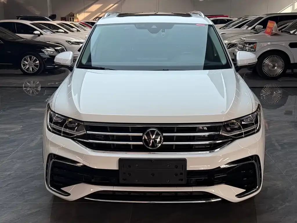 Volkswagen Tiguan L 2023 из CN, фото 9
