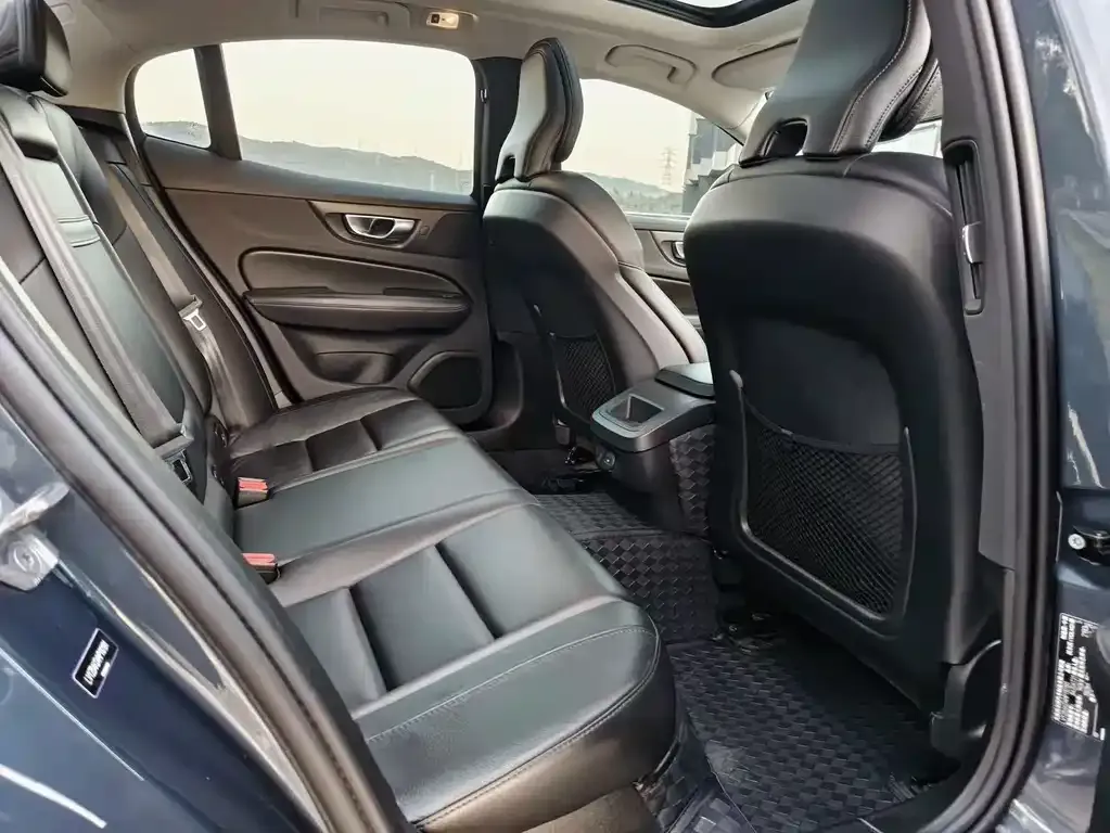 Volvo S60 2021 из CN, фото 10