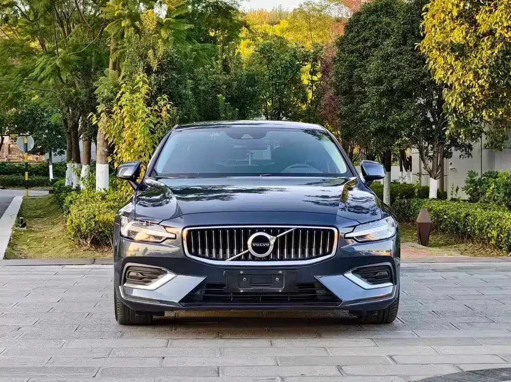 Volvo S60 2021 из CN, фото 2