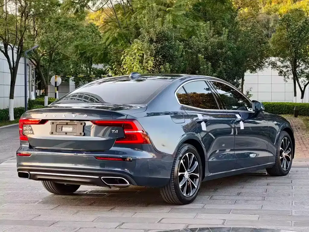 Volvo S60 2021 из CN, фото 5