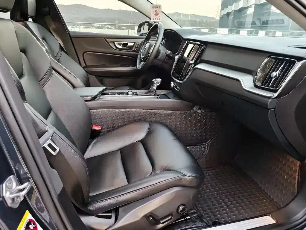 Volvo S60 2021 из CN, фото 9