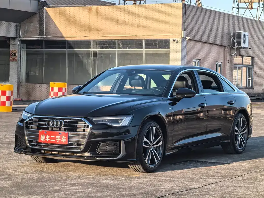 Audi A6L — фото 1