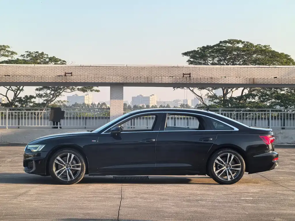 Audi A6L — фото 5