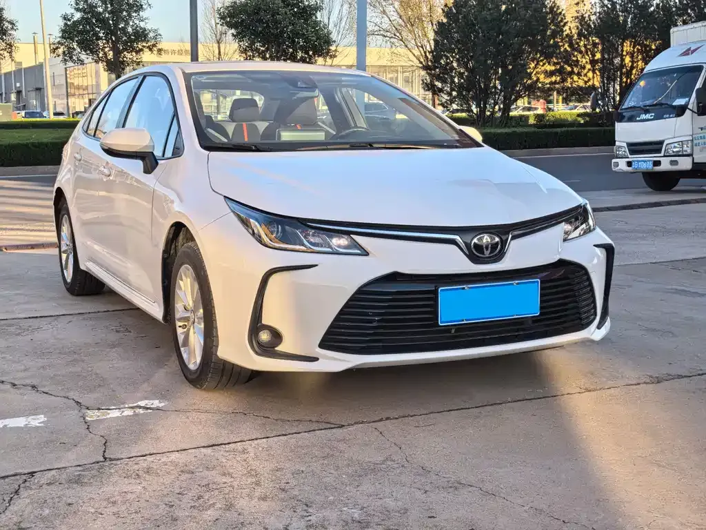 Toyota Corolla — фото 2
