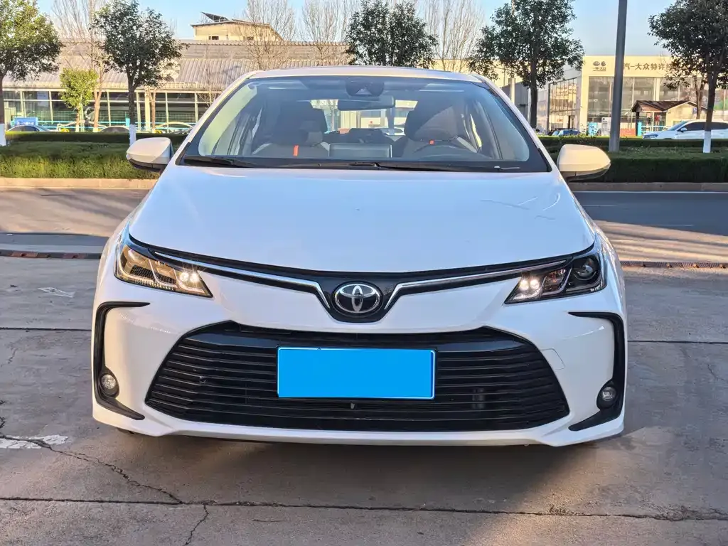 Toyota Corolla — фото 3
