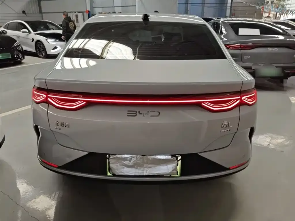 BYD Qin L — фото 6