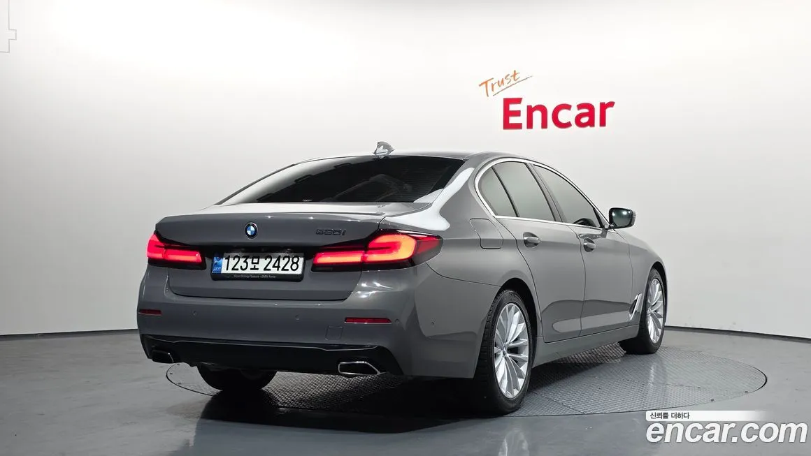 BMW 5-Series 2021 из KR, фото 2