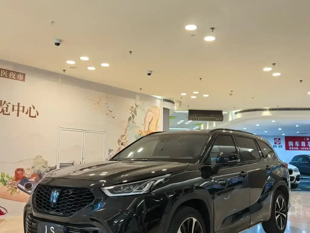 Toyota Crown Kluger 2022 из CN, фото 1