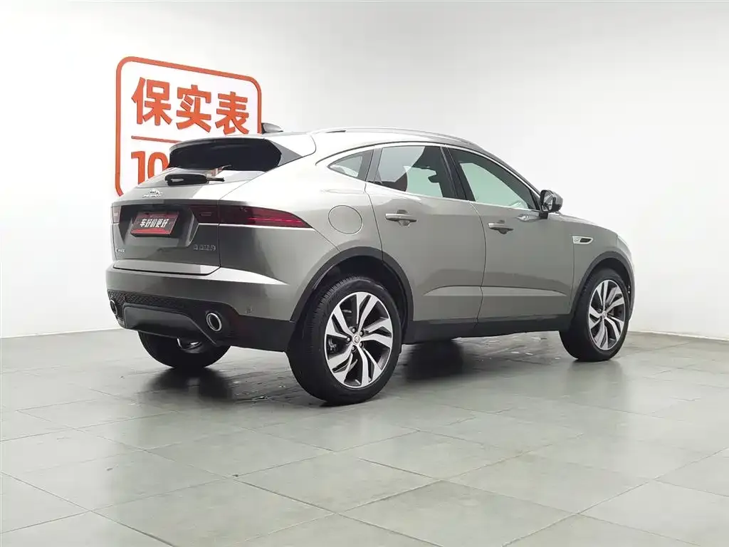 Jaguar E-PACE — фото 2