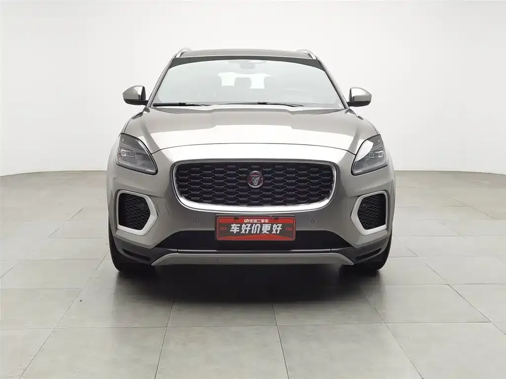 Jaguar E-PACE — фото 3