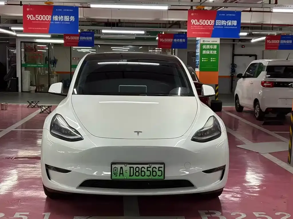 Tesla Model Y 2024 из CN, фото 2