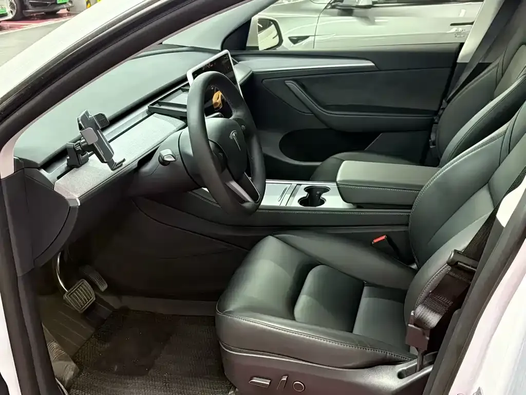 Tesla Model Y 2024 из CN, фото 4