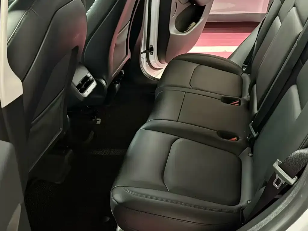 Tesla Model Y 2024 из CN, фото 5