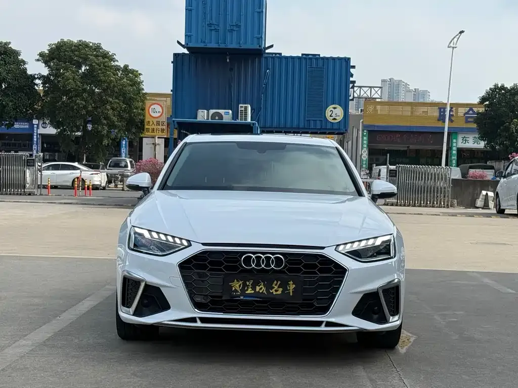 Audi A4L 2022 из CN, фото 3