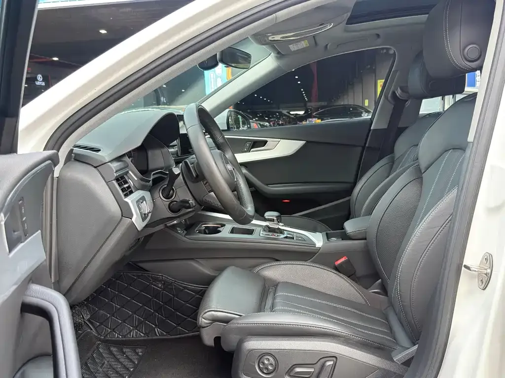 Audi A4L 2022 из CN, фото 8