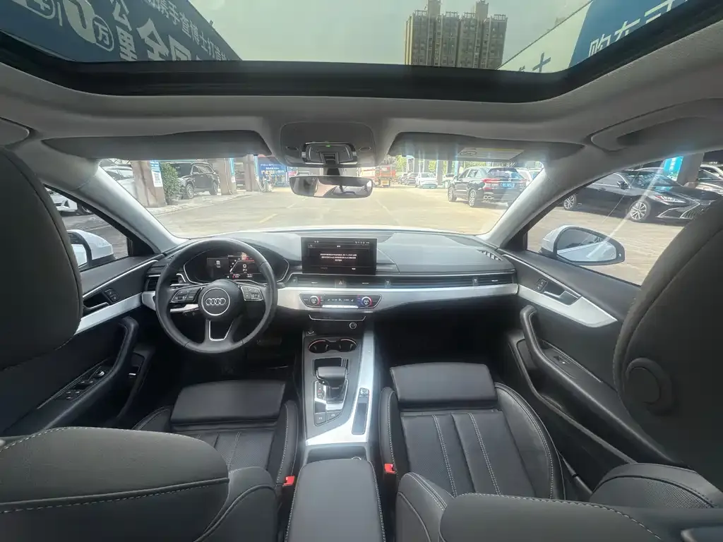 Audi A4L 2022 из CN, фото 9