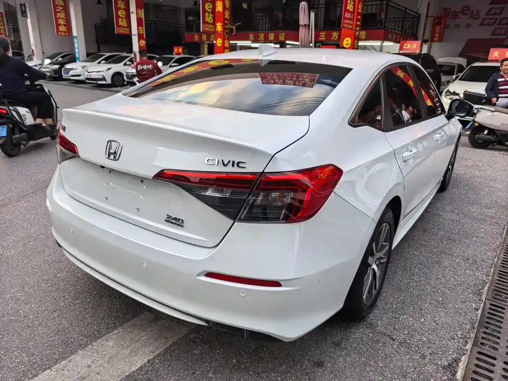 Honda Civic — фото 7