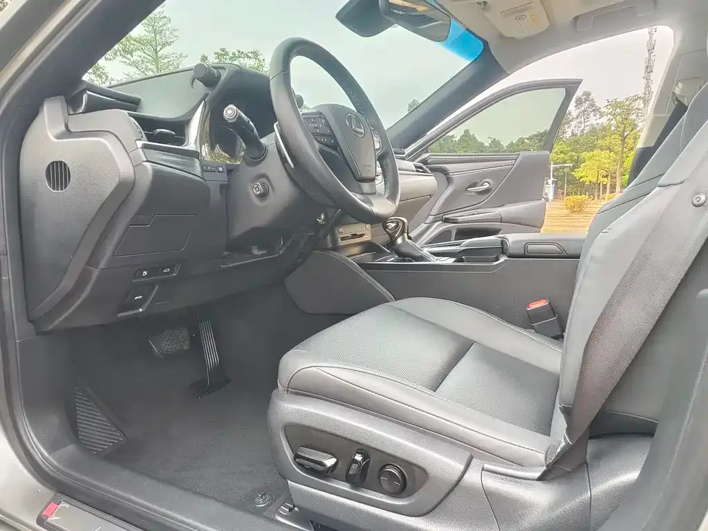 Lexus ES 2021 из CN, фото 7