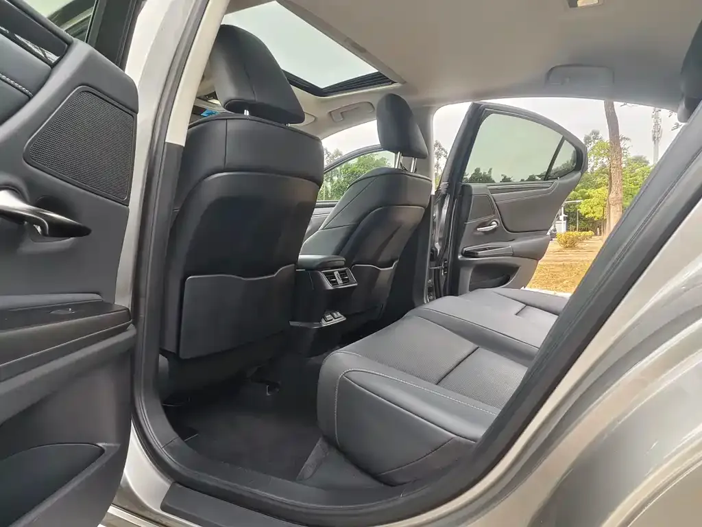 Lexus ES 2021 из CN, фото 8