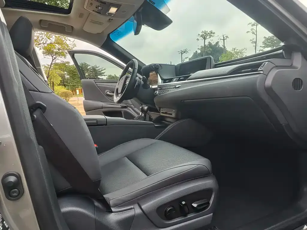 Lexus ES 2021 из CN, фото 9