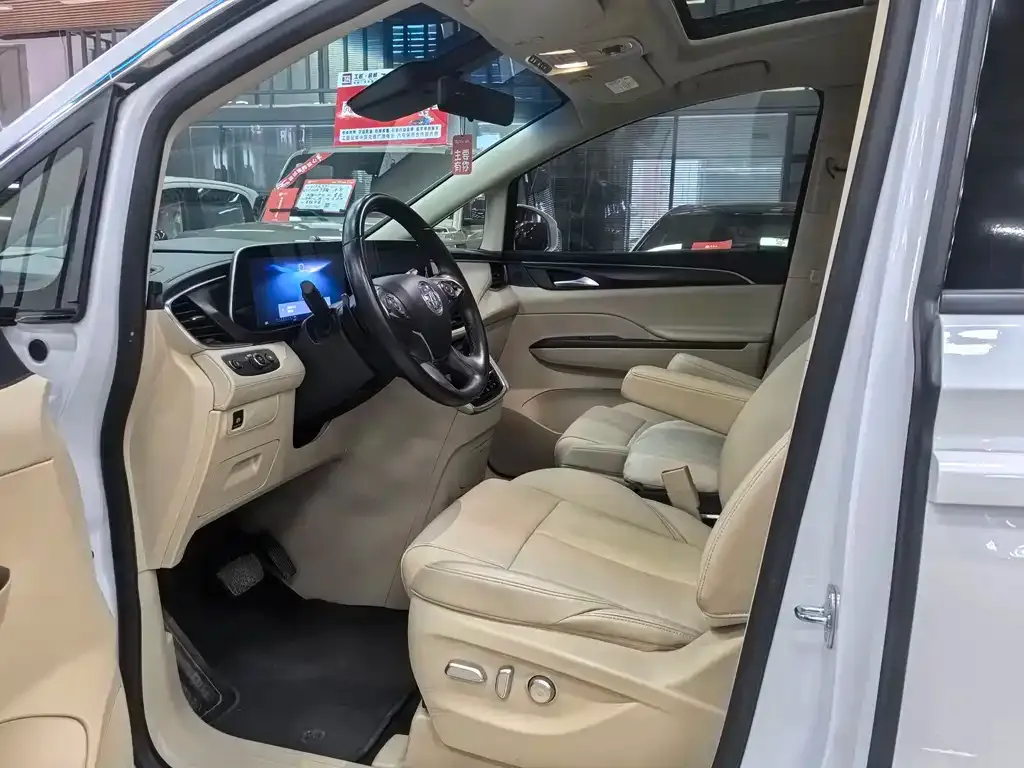 Buick GL8 2023 из CN, фото 2