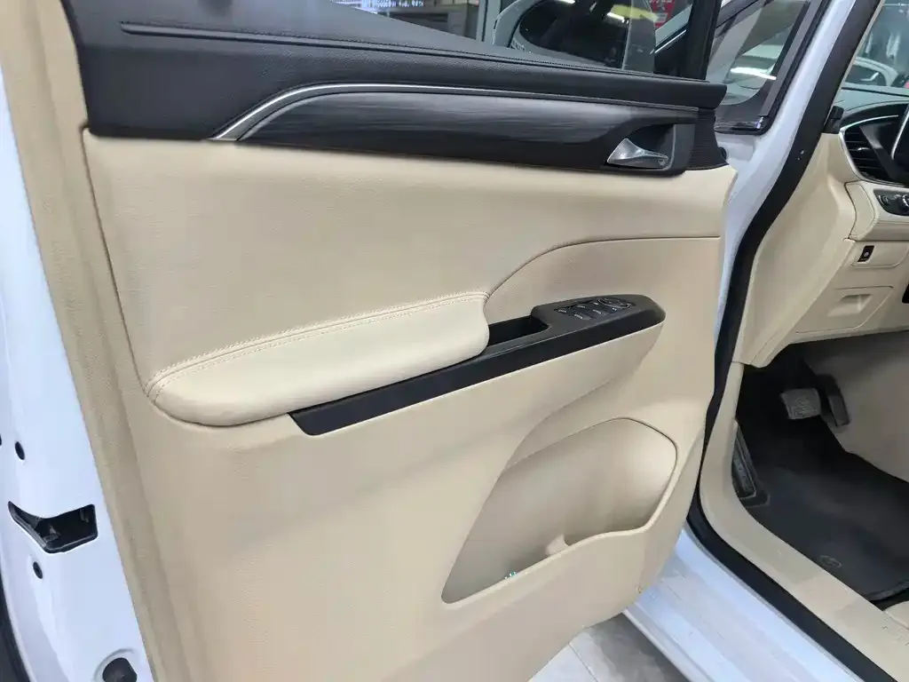Buick GL8 2023 из CN, фото 4