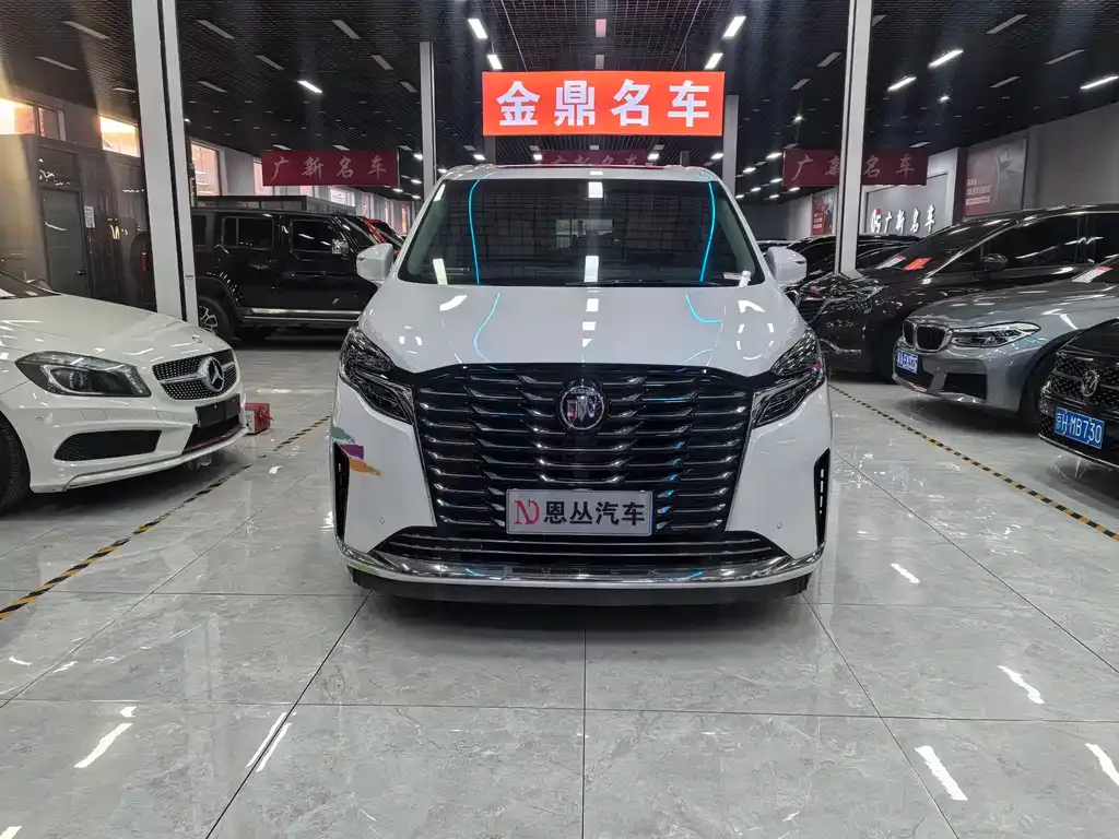 Buick GL8 2023 из CN, фото 9