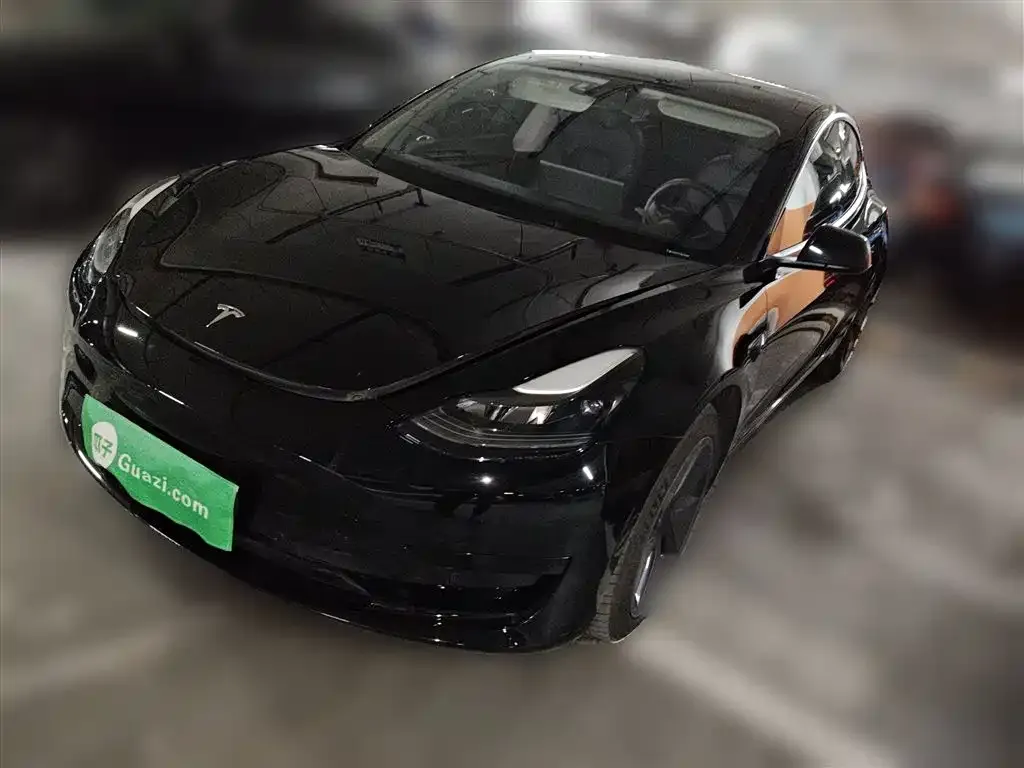 Tesla Model 3 — фото 1