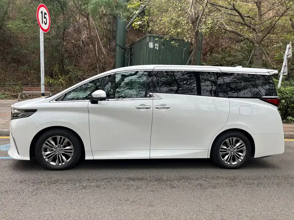 Toyota Alphard 2025 из CN, фото 3